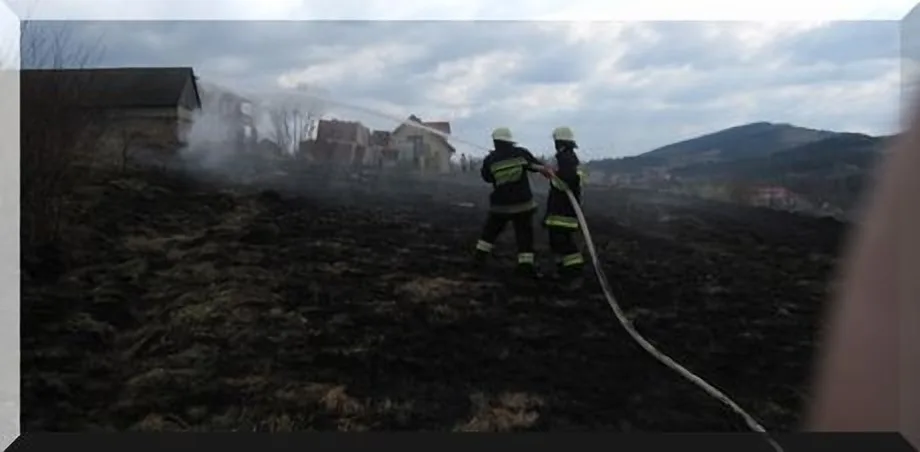 Posadowa Mogilska - pożar suchej trawy !!!