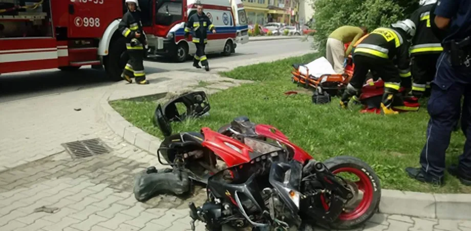 Korzenna - zderzenie samochodu z motocyklem