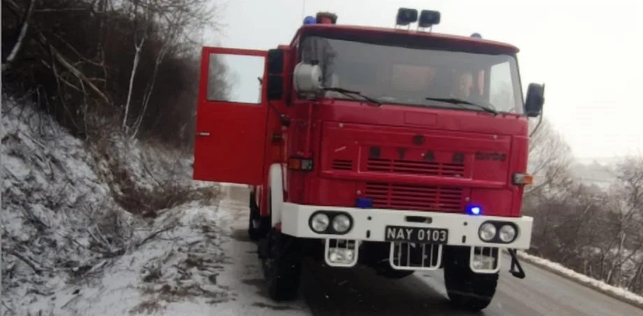 Korzenna- powalone drzewo na drogę powiatową