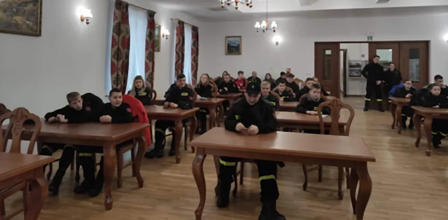 Pierwsze miejsce w gminnym turnieju wiedzy pożarniczej