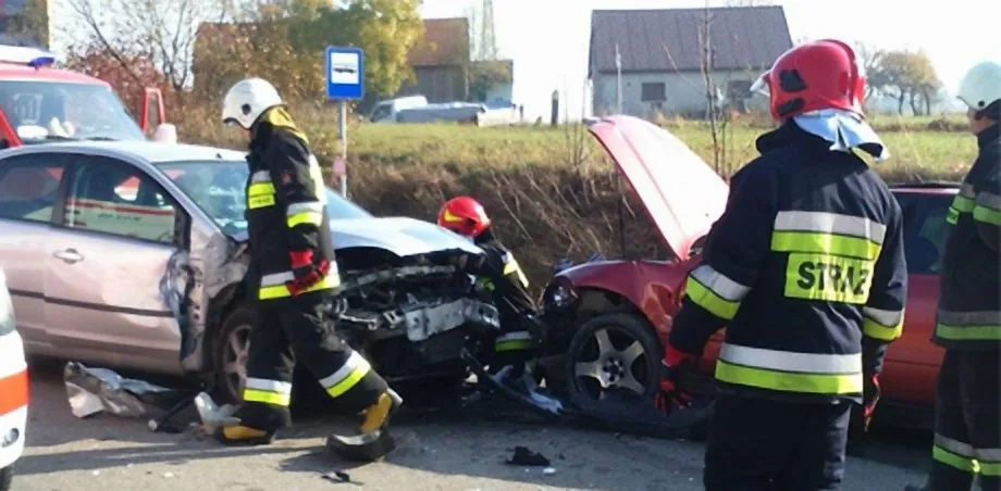 Łęka- zderzenie trzech pojazdów.