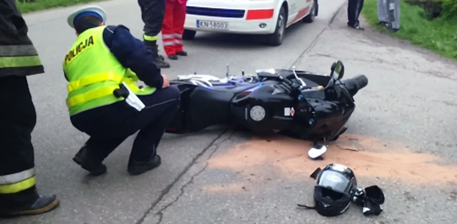 Niecew- zderzenie sam. osobowego z motocyklem.