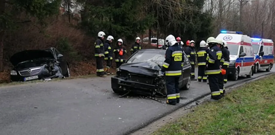 Lipnica Wielka - zderzenie dwóch samochodów